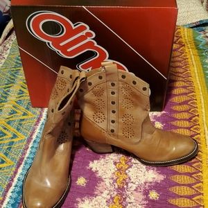 Womens Dingo Roni Buffalo Leather boots